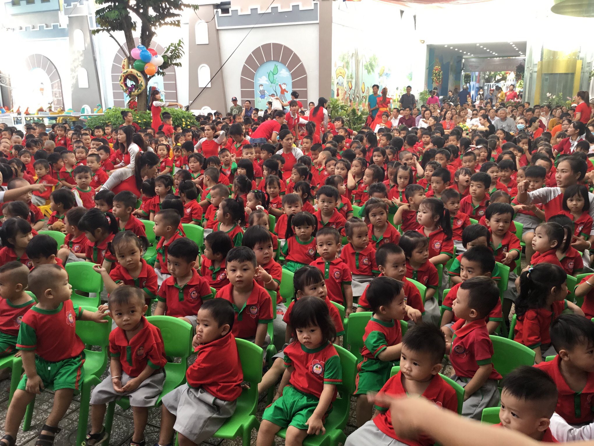 https://hoaphuongdorachgia.edu.vn/chao-nam-hoc-moi-2019-2020/
