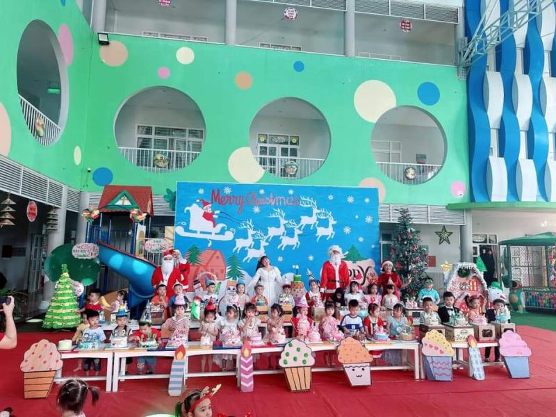 https://hoaphuongdorachgia.edu.vn/merry-christmas-and-happy-new-year/