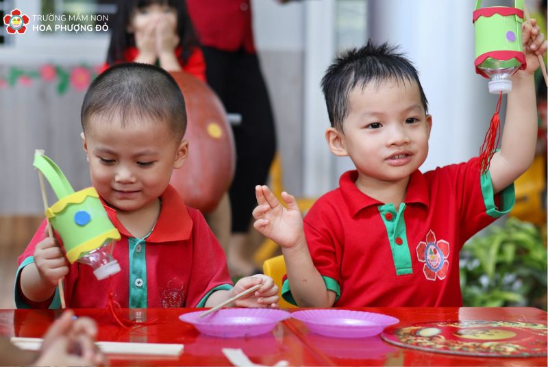 TRĂNG TRÒN TỎA SÁNG – YÊU THƯƠNG ĐONG ĐẦY