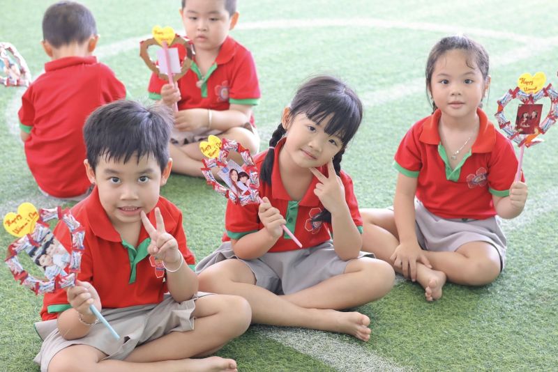 20/10 – CON GỬI YÊU THƯƠNG ĐẾN MẸ VÀ CÔ