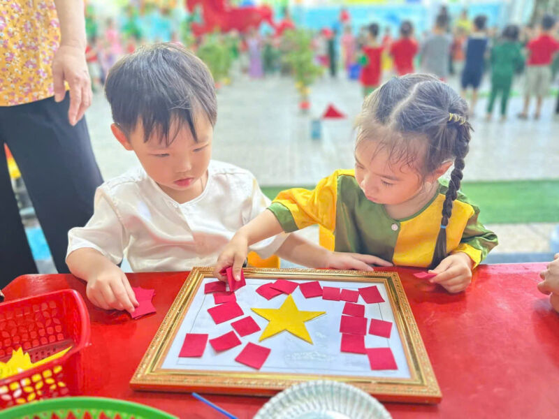 HOA PHƯỢNG ĐỎ – NƠI YÊU THƯƠNG NÂNG BƯỚC TƯƠNG LAI